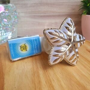 Bath and Body Works Holiday Christmas Snowflakes Wallflower Night Light